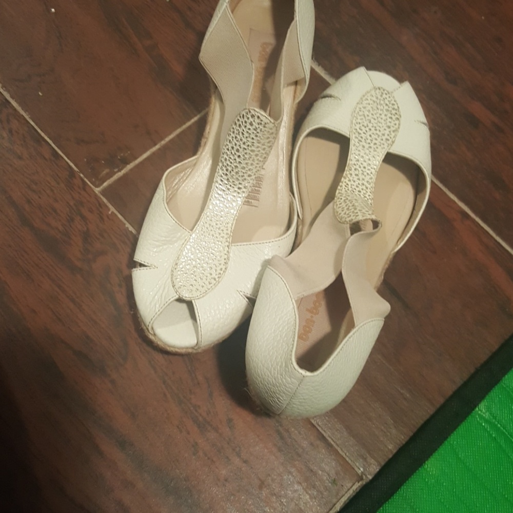 Cream color Bon-Bonite shoes